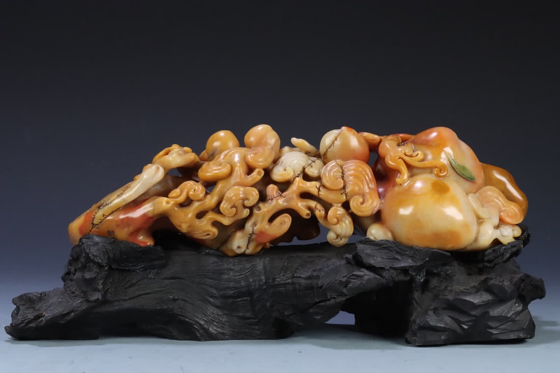 A piece of imperial Shoushan Tian Huang Chilong Xianrui ornament (1 of 16)