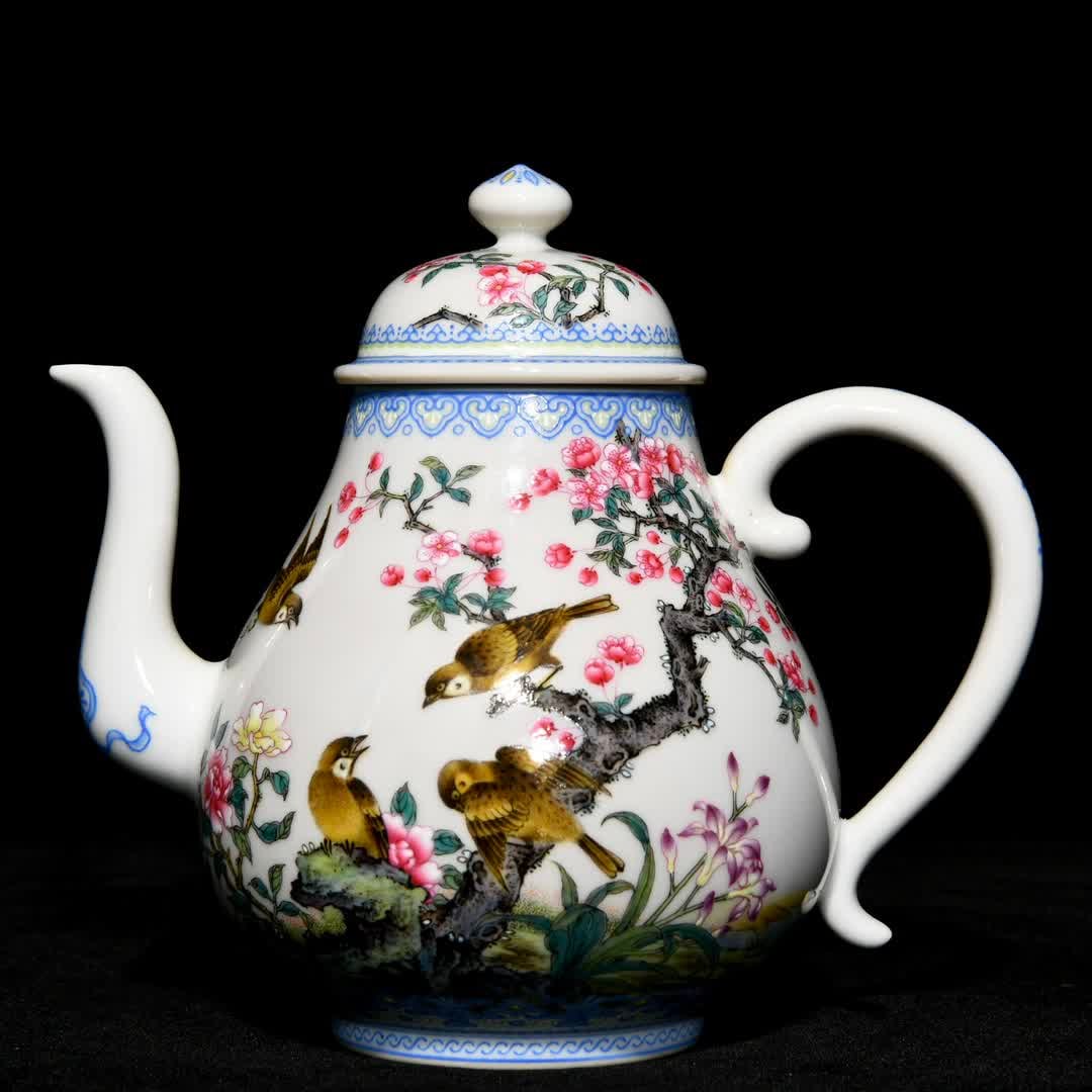 A pear-shaped pot with a Qing Yongzheng pastel flower and bird pattern (1 of 9)