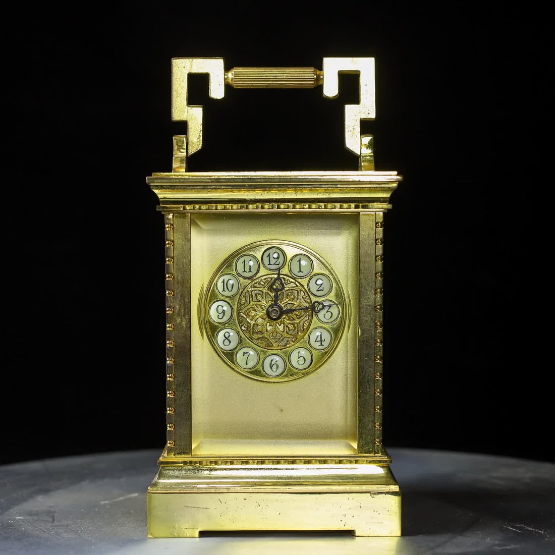 A French gilded carriage clock is precise when walking and has a beautiful appearance (1 of 9)