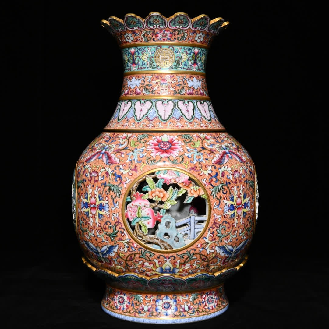A Qing Qianlong enamel gilt gold phoenix tail grass plate pattern hollow heart vase: Qing Qianlong enamel gilt gold phoenix tail grass pattern hollow heart vase SIZE: H:40.5cm D:27cm (The Dimensions Of All Batches Are Manually Measured.If You Need More Detailed Information, Please Con