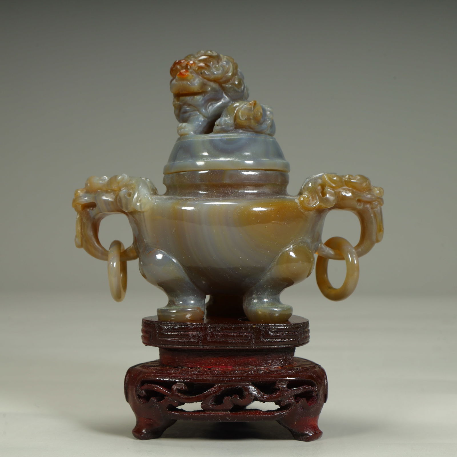 A Qing Dynasty silk wrapped agate auspicious beast pattern living ring incense burner (1 of 10)