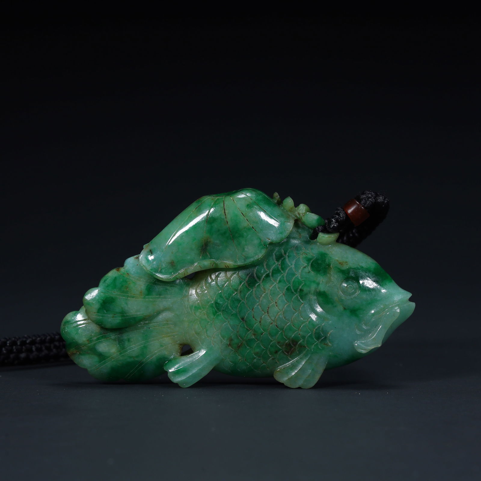 A Qing Dynasty jade carved "for more than a year" (1 of 8)