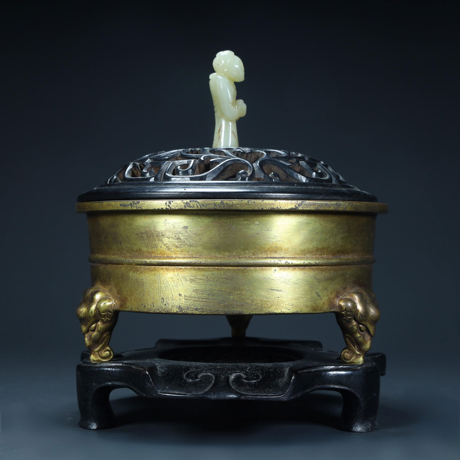 A copper tire gilt aroma burner: Copper tire gilt aromatherapy stove SIZE: H:20cm L:17.5cm W:17.5cm W:2.7kg (The Dimensions Of All Batches Are Manually Measured.If You Need More Detailed Information, Please Contact Our Customer