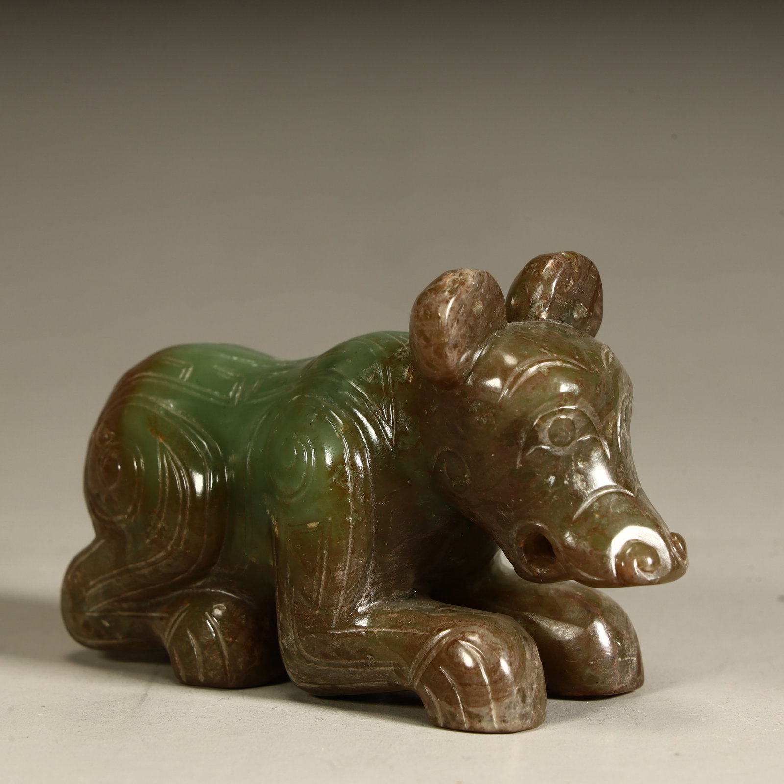 A piece of Qing Dynasty green jade jade beast (1 of 9)