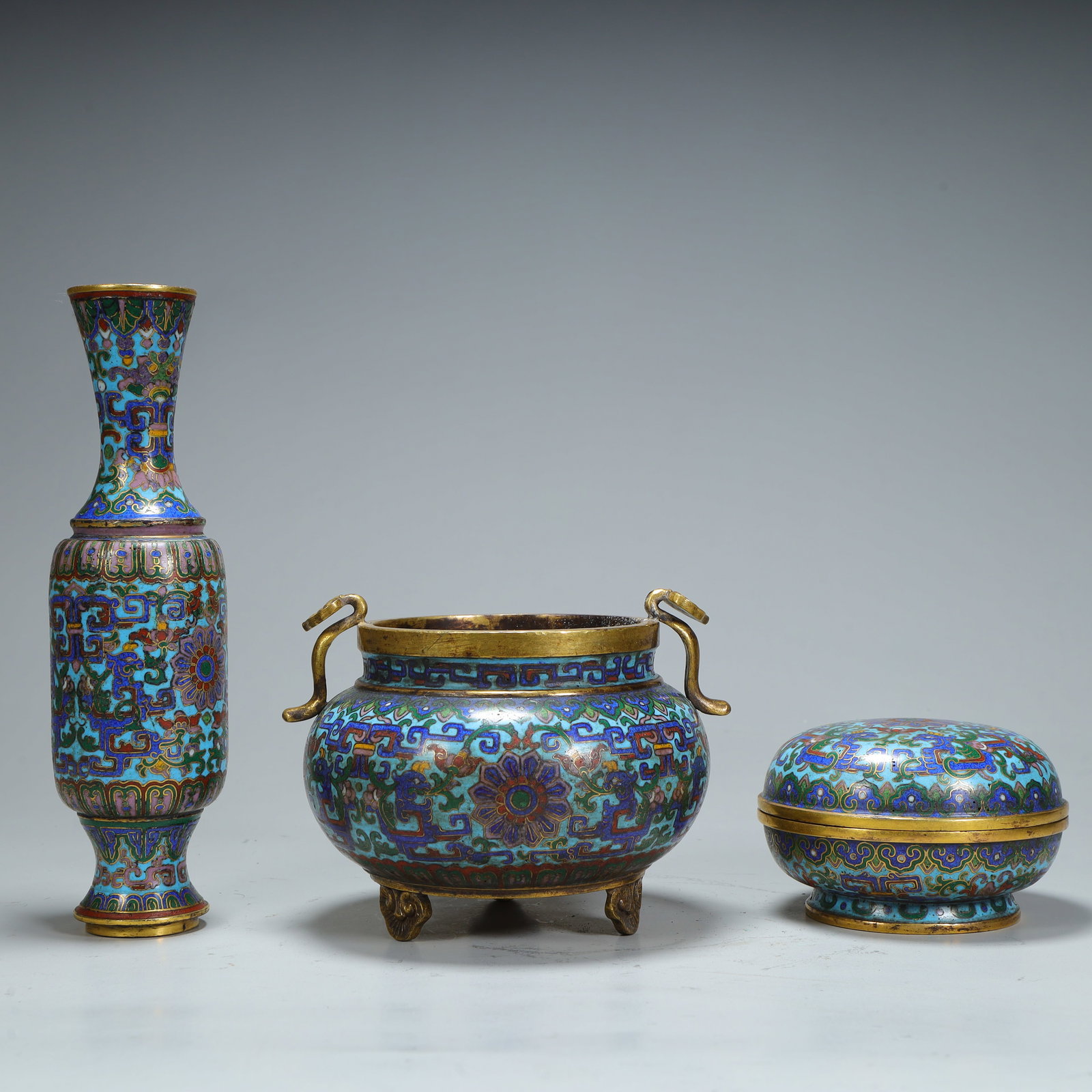 A set of Qing Dynasty cloisonné "tangled" three-piece set (bottle, stove, box) (1 of 20)