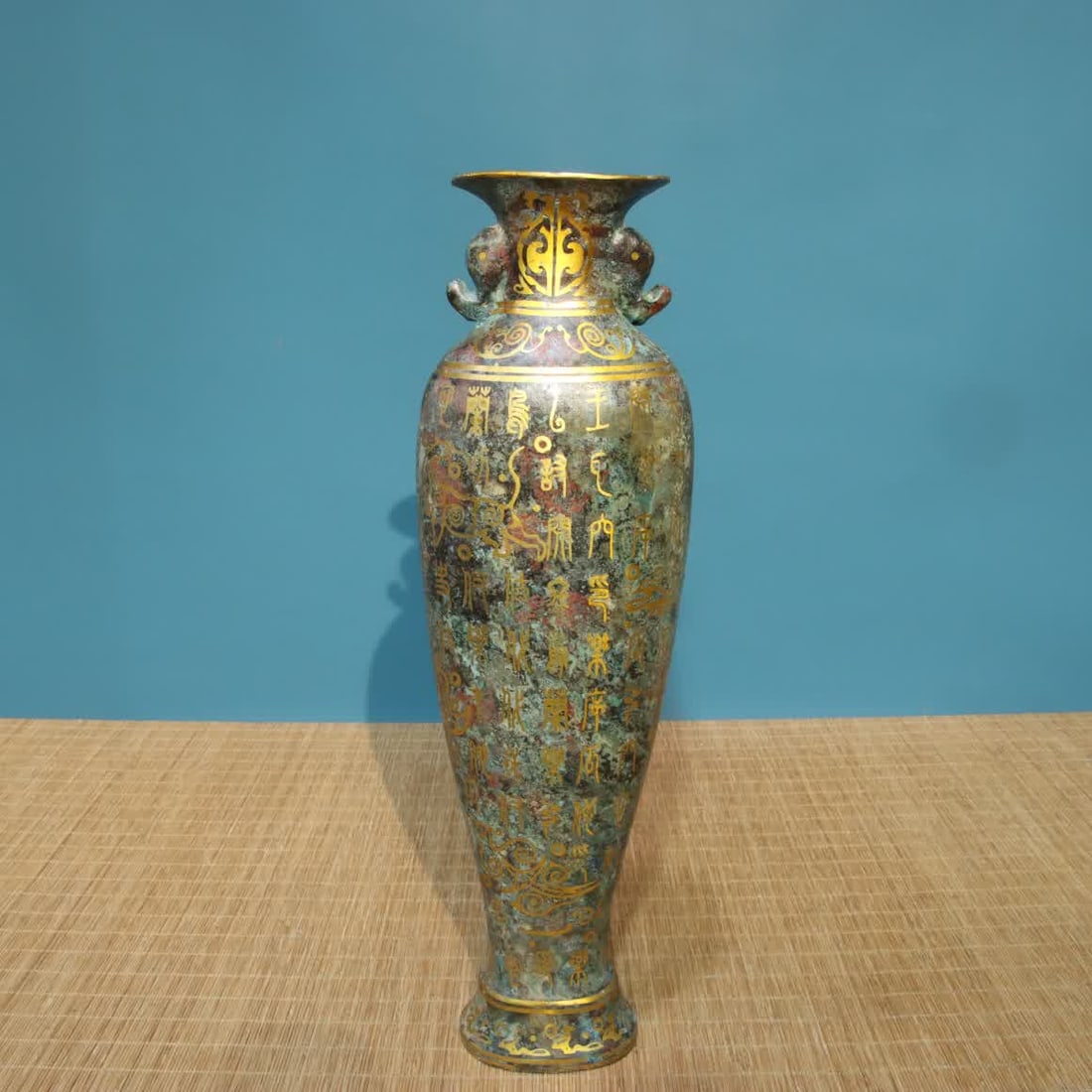 A Han Dynasty bronze-cuojin inscription elephant ear vase (1 of 9)