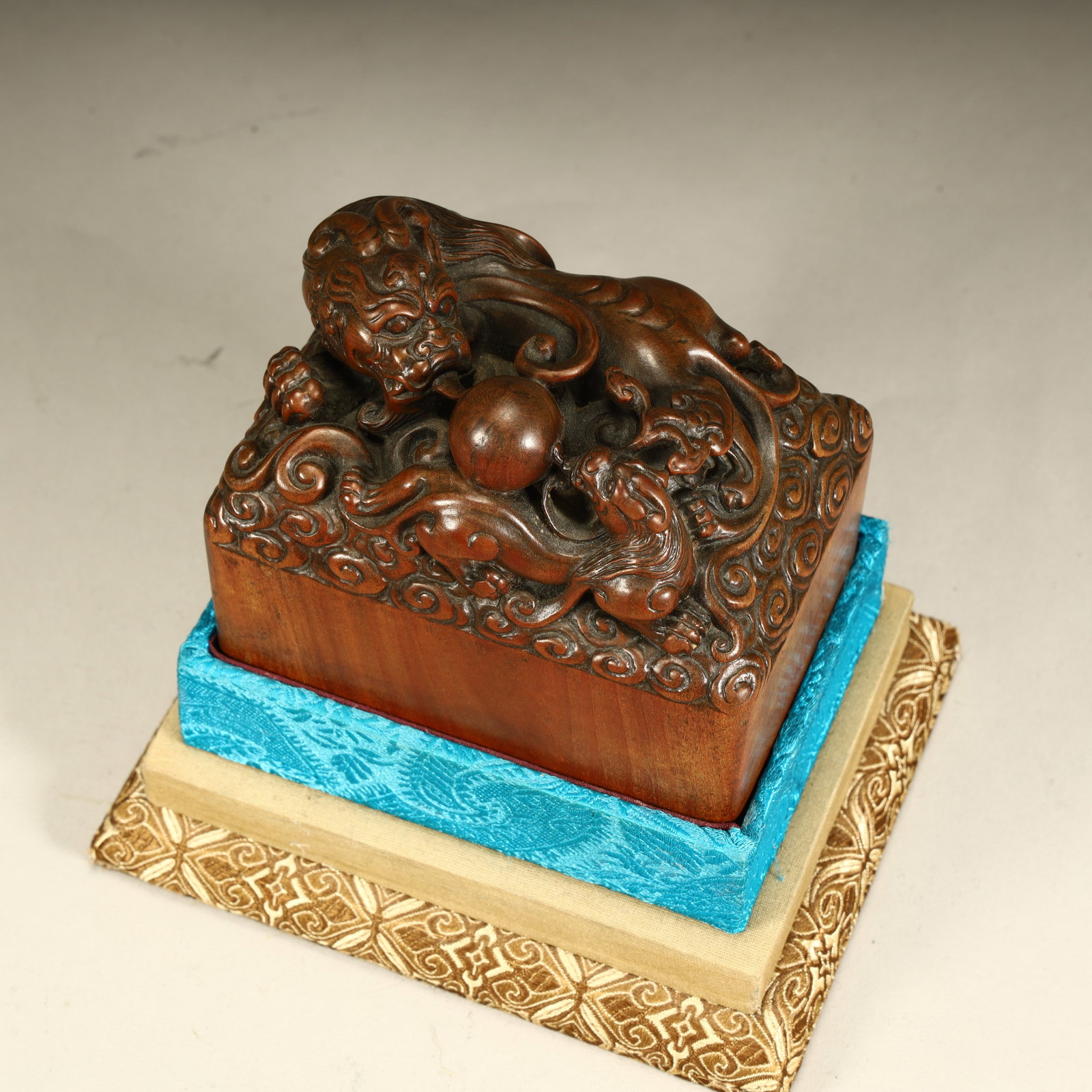 A Qing Dynasty fine boxwood seal: Qing Dynasty fine boxwood seal SIZE: H:9cm L:9cm W:6.5cm W:349g (The Dimensions Of All Batches Are Manually Measured.If You Need More Detailed Information, Please Contact Our Customer Service Before B