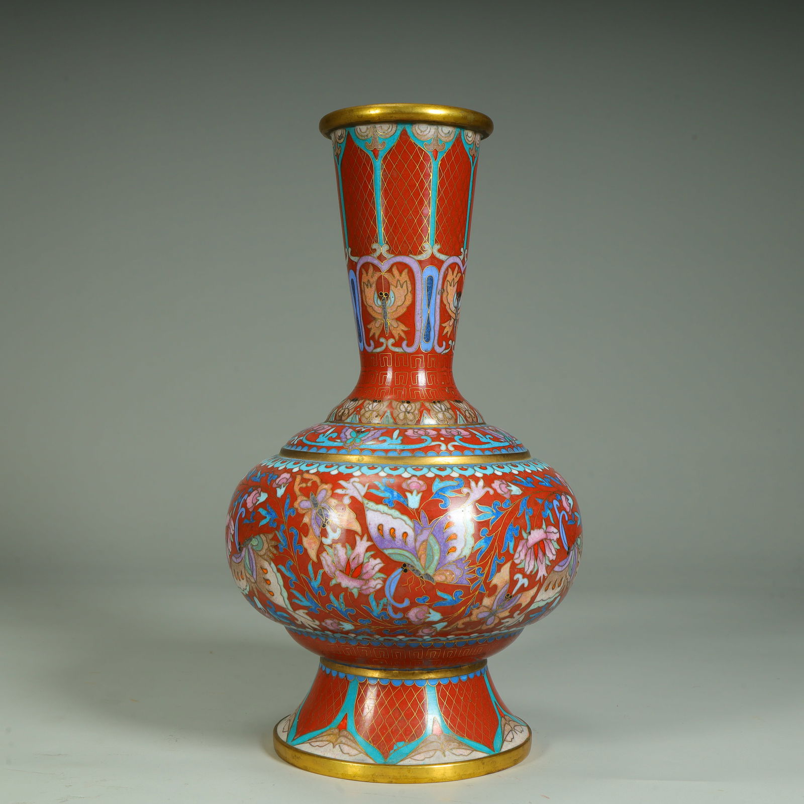 A copper tired cloisonné enamel red butterfly pattern appreciation vase: Copper tire cloisonné enamel red ground butterfly pattern appreciation vase SIZE: H:26.5cm L:13.5cm W:13.5cm W:1000g (The Dimensions Of All Batches Are Manually Measured.If You Need More Detailed Inf
