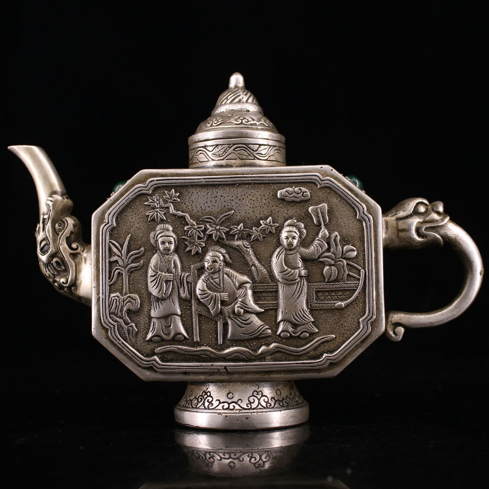 A wine jug with gemstone-encrusted gilt silver figures (1 of 9)