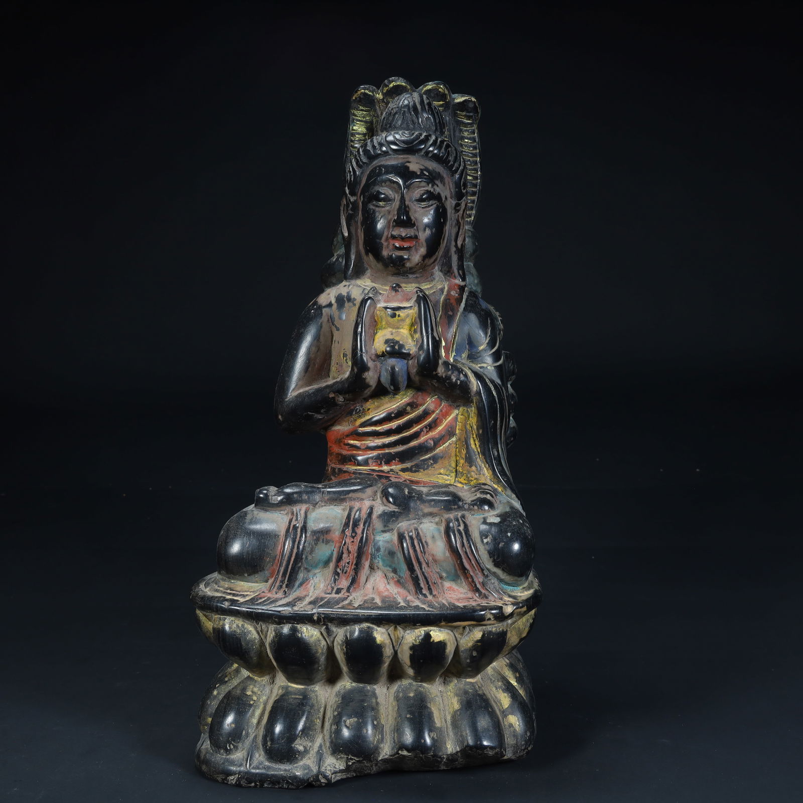A statue of Guanyin painted in black stone in the Qing Dynasty (1 of 10)