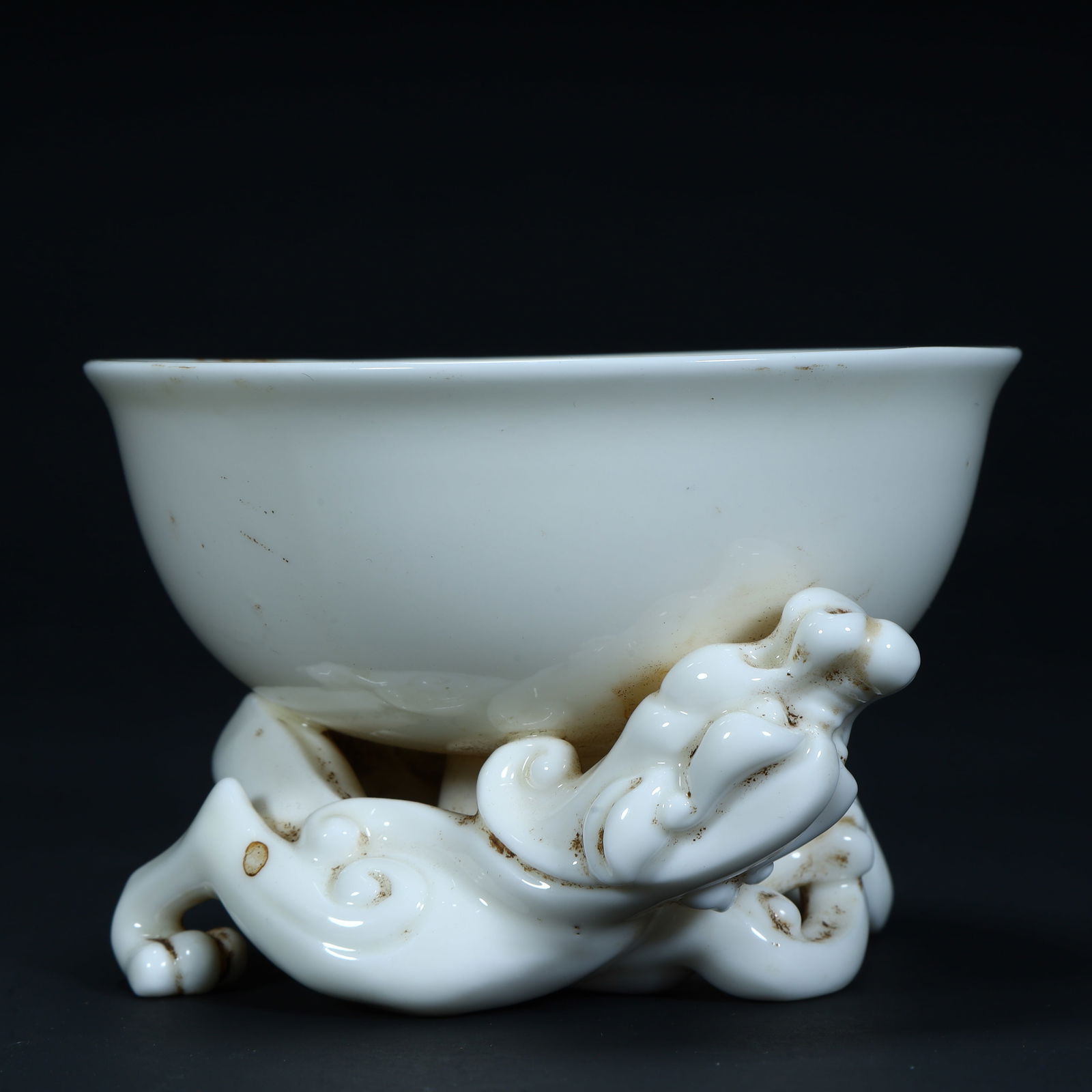 A clear dragon supports white porcelain washing: The clear dragon supports the white porcelain wash SIZE: H:7cm L:11.5cm W:11cm W:320g (The Dimensions Of All Batches Are Manually Measured.If You Need More Detailed Information, Please Contact Our Cus