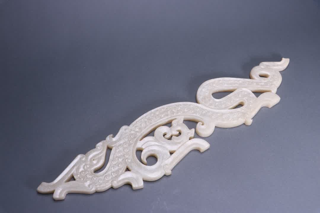 A piece of ancient jade dragon jade huang (1 of 9)