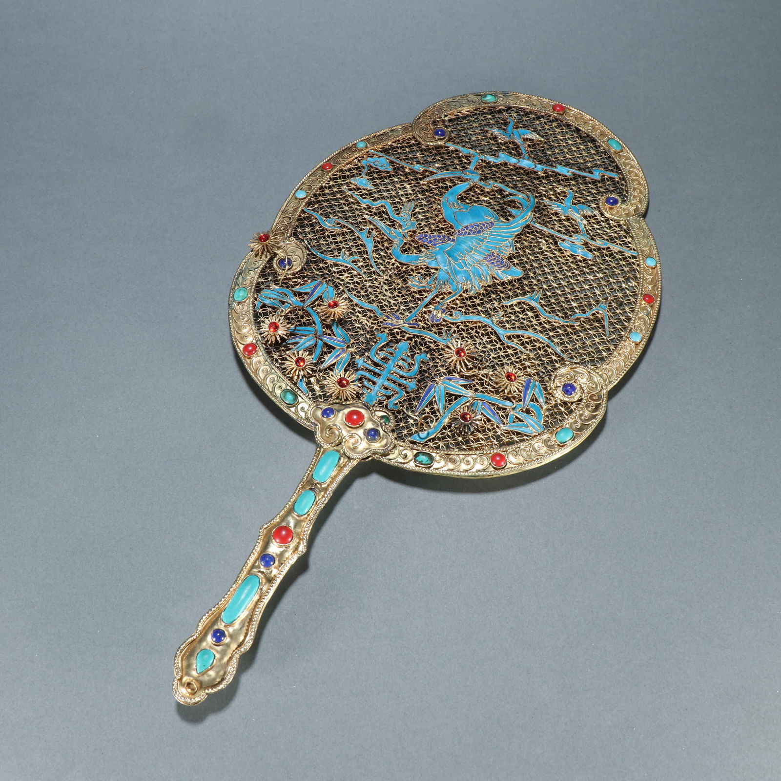 A Qing Dynasty silver filigree dotted emerald crane pattern fan: Qing Dynasty silver filigree dotted emerald crane pattern fan SIZE: H:33.7cm W:17.7cm W:337.1g (The Dimensions Of All Batches Are Manually Measured.If You Need More Detailed Information, Please Contac