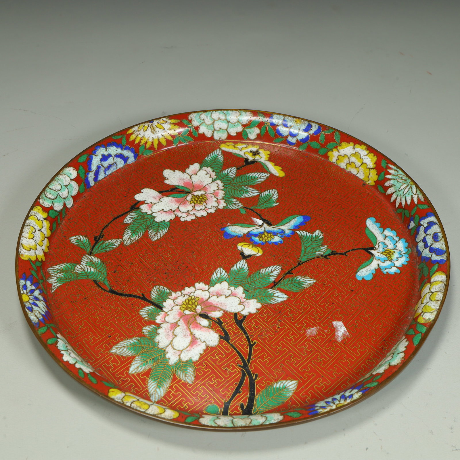 A Qing Dynasty cloisonné enamel peony pattern plate - 6