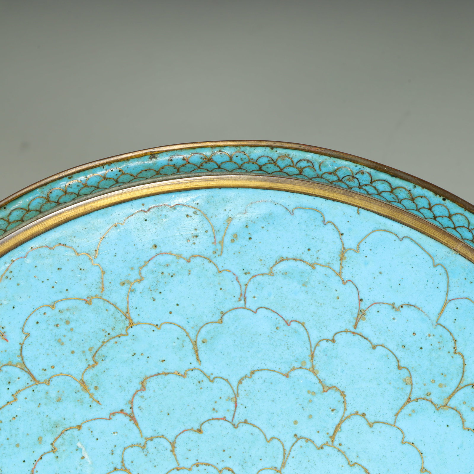 A Qing Dynasty cloisonné enamel peony pattern plate - 9