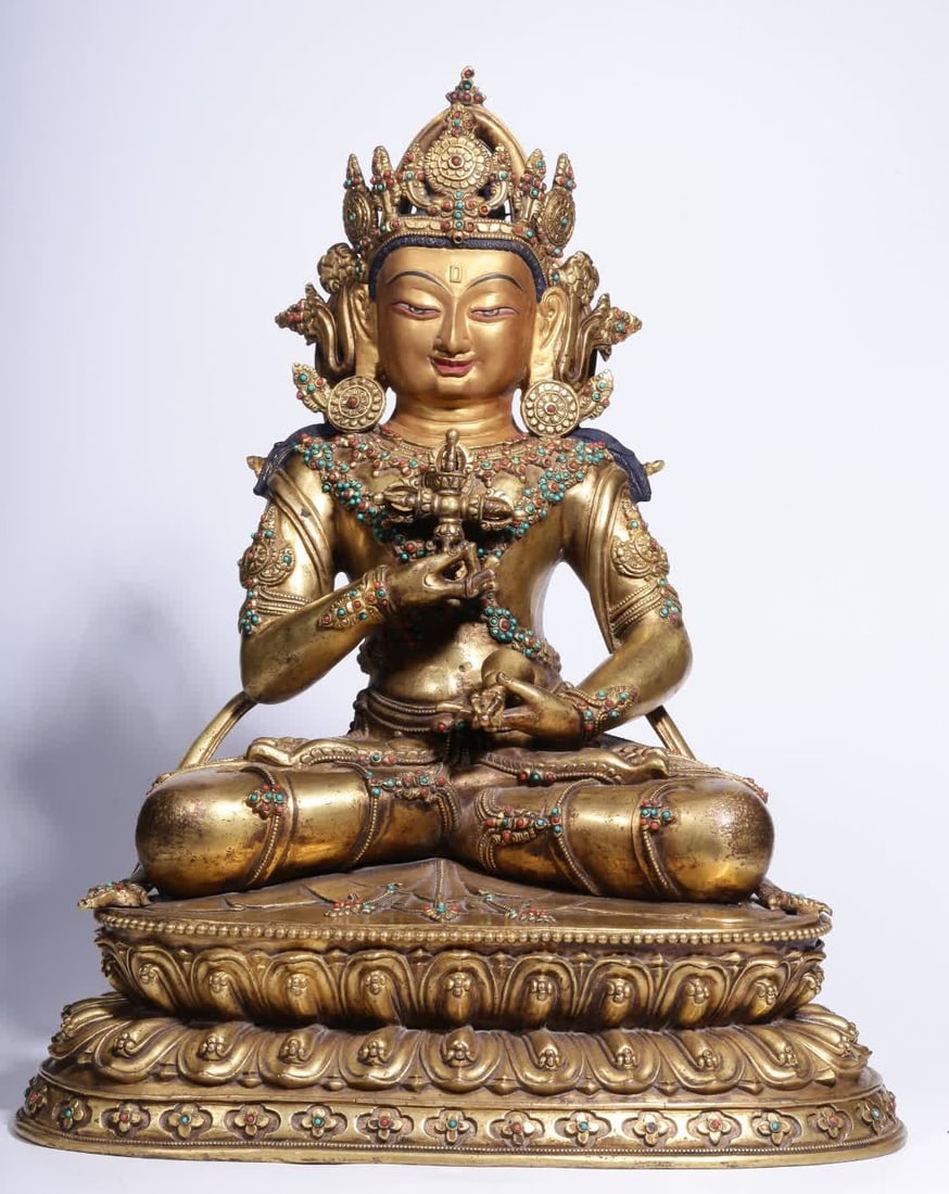 A seated statue of a copper-gilt turquoise agate Vajrasa hammer in the Qing Dynasty: Qing Dynasty copper gilt inlaid turquoise agate Vajrasa hammer seated statue SIZE: H:39cm L:32cm W:23cm W:11.9kg (The Dimensions Of All Batches Are Manually Measured.If You Need More Detailed Informat