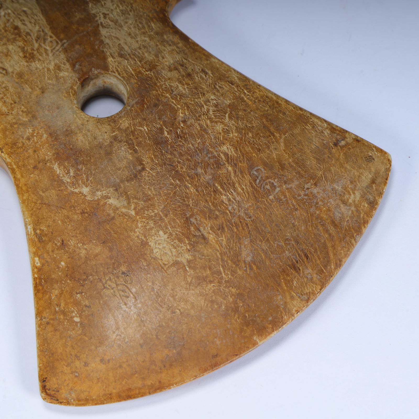 A Neolithic eagle head pattern jade axe - 7
