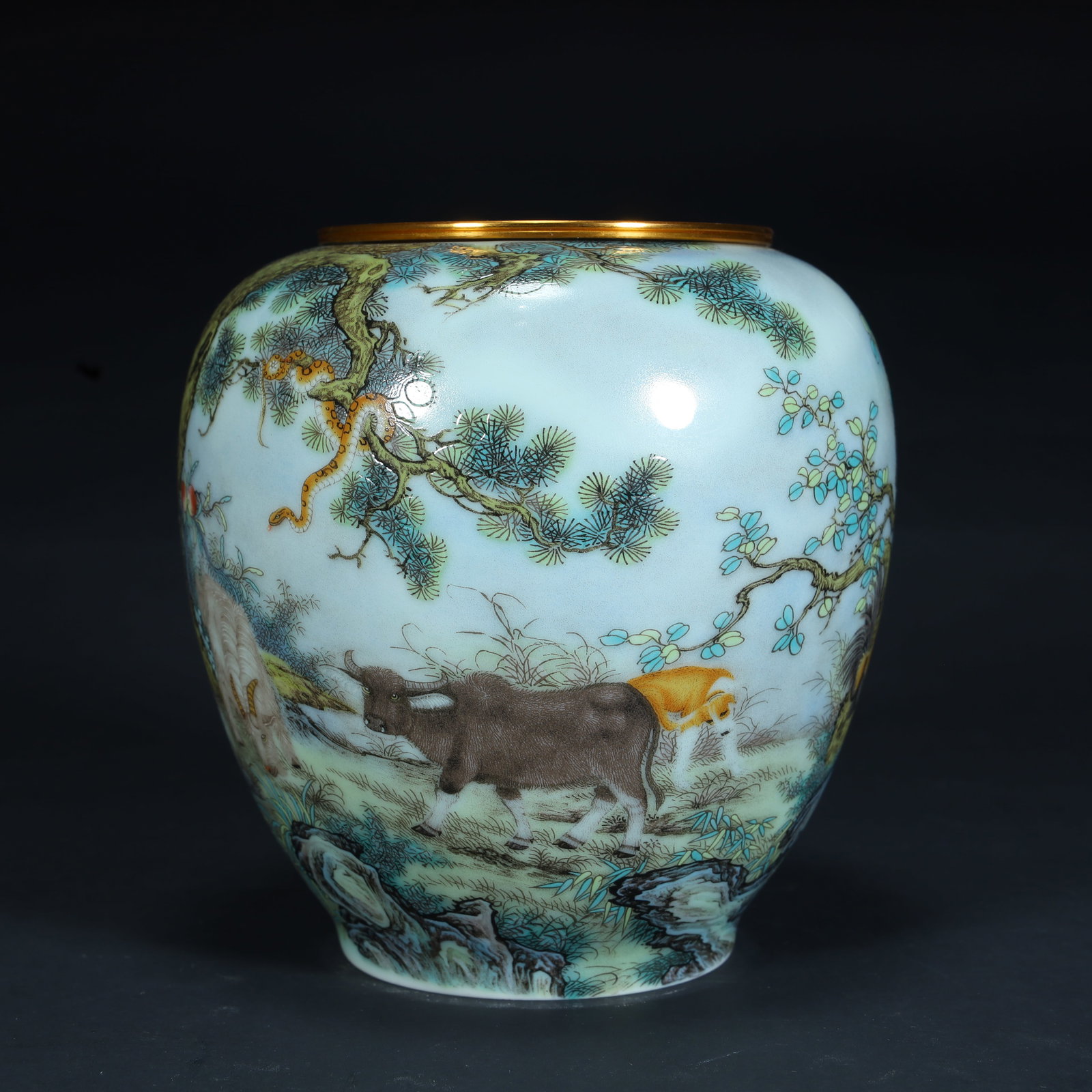 A Qing Dynasty pastel zodiac pattern porcelain jar: Qing Dynasty pastel zodiac pattern porcelain jar SIZE: H:13cm L:12.5cm W:12.5cm W:522g (The Dimensions Of All Batches Are Manually Measured.If You Need More Detailed Information, Please Contact Our Cu