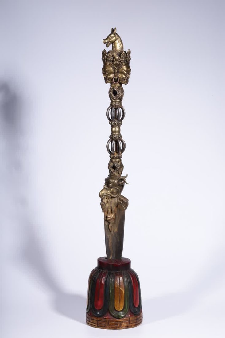 A Qing Dynasty copper horse-headed Ming Wang vajra: Qing Dynasty copper horse-headed Ming Wang vajra SIZE: L: 56.5cm Diameter 6.5cm W: 2368g (The Dimensions Of All Batches Are Manually Measured.If You Need More Detailed Information, Please Contact Our