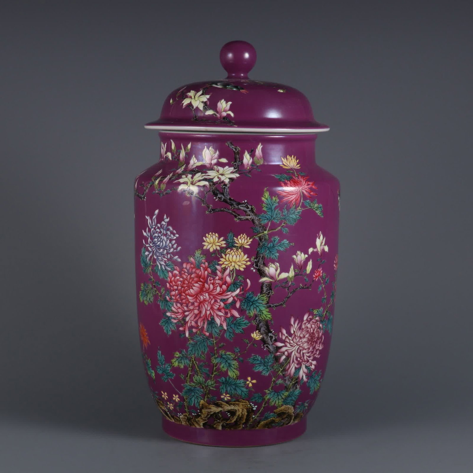 A piece of Qing Qianlong year rouge purple background pastel flower and bird picture poem cover jar: Qing Qianlong year made rouge purple background pastel flower and bird picture poem cover jar SIZE: H:32.8cm mouthD:13cm (The Dimensions Of All Batches Are Manually Measured.If You Need More Detailed