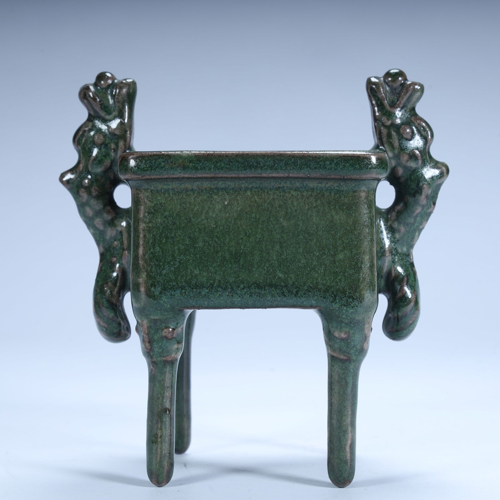 A green glazed dragon ear four-legged cauldron furnace (1 of 11)