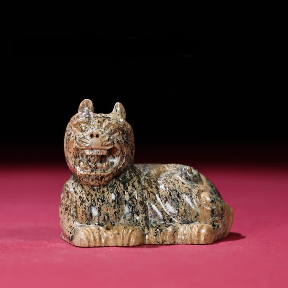 One piece of Yuhu Town in the Han Dynasty (1 of 9)