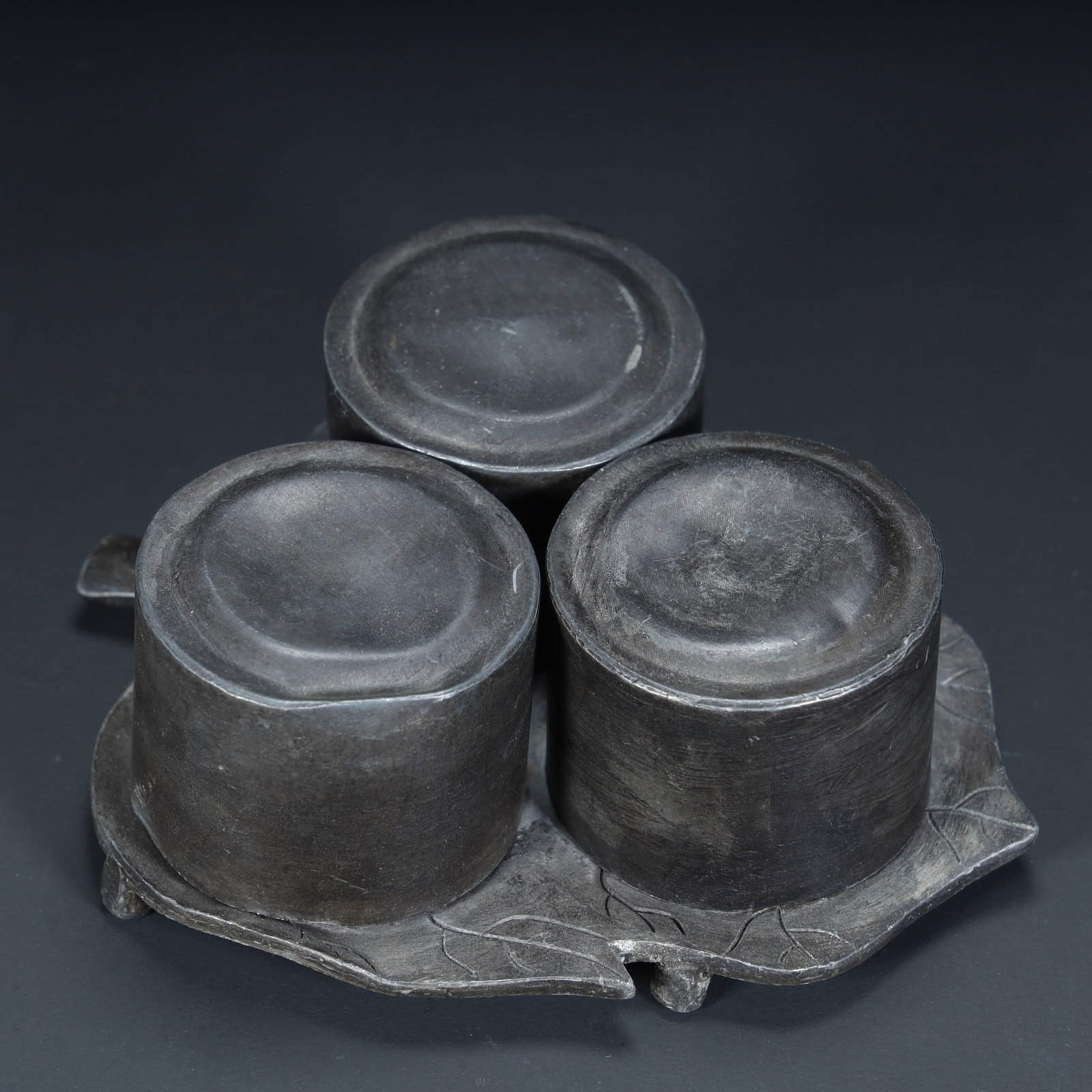 A Qing Dynasty finger leaf pattern tin box (1 of 7)