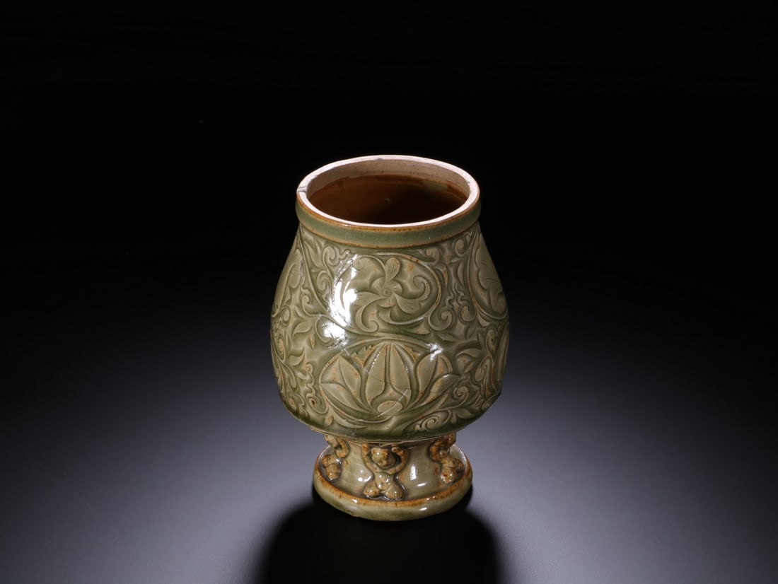 An Exquisite Yaozhou yao Lotus Pattern Censer: An Exquisite Yaozhou yao Lotus Pattern Censer Song Dynasty, China Size:14.3cmx7.7cm (The Dimensions Of All Batches Are Manually Measured.If You Need More Detailed Information, Please Contact Our