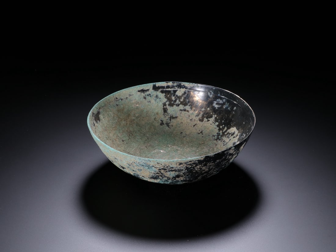 An Exquisite Silver Bowl: An Exquisite Silver Bowl Tang Dynasty, China Size:4.8cmx14.3cm (The Dimensions Of All Batches Are Manually Measured.If You Need More Detailed Information, Please Contact Our Customer Service