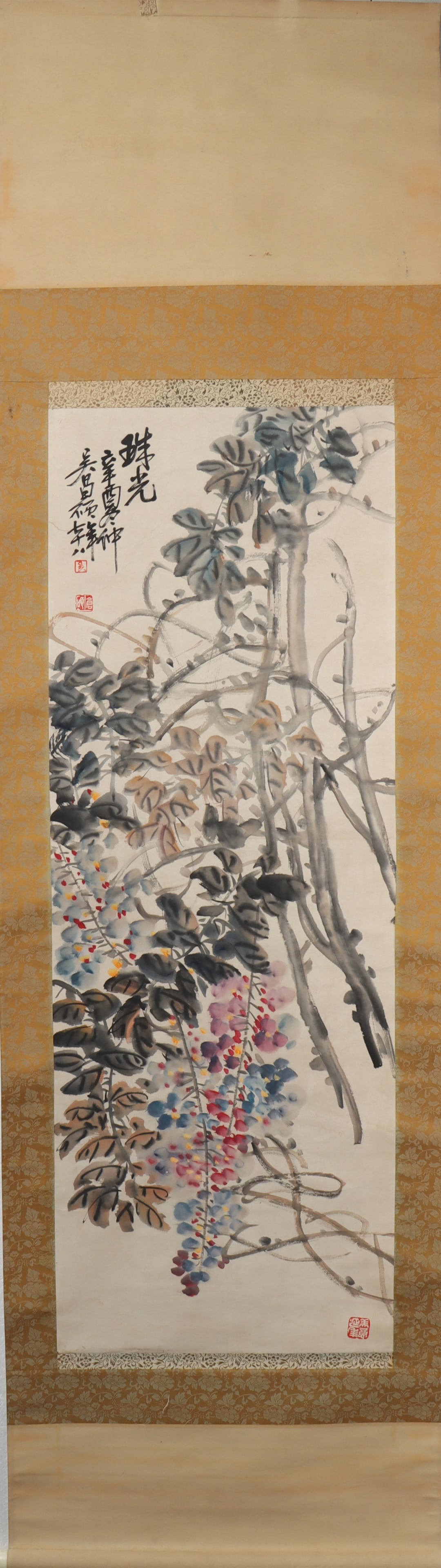 A Chinese Vertical Scroll Ink Painting of Flower on Paper: A Chinese Vertical Scroll Ink Painting of Flower on Paper Wu changshuo Size:111cmx40cm (The Dimensions Of All Batches Are Manually Measured.If You Need More Detailed Information, Please Contact Our Cu