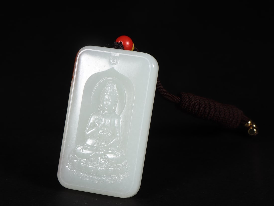 An Exquisite White Jade Statue of Bodhisattva Pattern Brand: An Exquisite White Jade Statue of Bodhisattva Pattern Brand Qing Dynasty, China Size:6.5cmx3.8cmx1cm Weight:70g (The Dimensions Of All Batches Are Manually Measured.If You Need More Detailed Informati