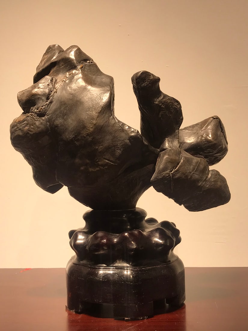 An Exquisite Lingbi Stone Ornament: An Exquisite Lingbi Stone Ornament Qing Dynasty, China Size:38cmx32cmx14cm (The Dimensions Of All Batches Are Manually Measured.If You Need More Detailed Information, Please Contact Our Customer Servi