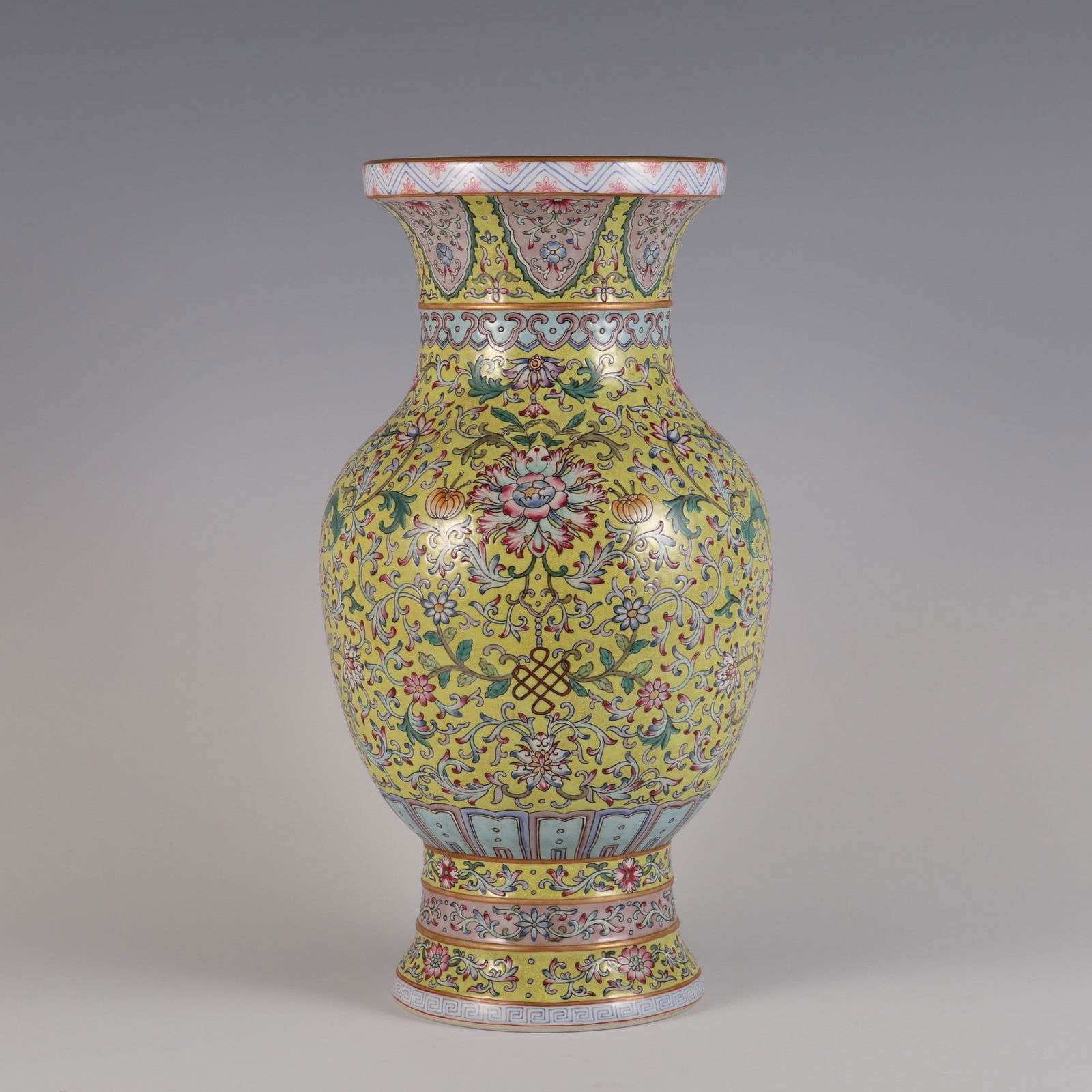 An Exquisite Famille-Rose Lotus Pattern Bats and Peach Pattern Vase: An Exquisite Famille-Rose Lotus Pattern Bats and Peach Pattern Vase Qing Dynasty, China Qianlong Six-character Mark Size:31.8cmx16cm (The Dimensions Of All Batches Are Manually Measured.If You Need Mo