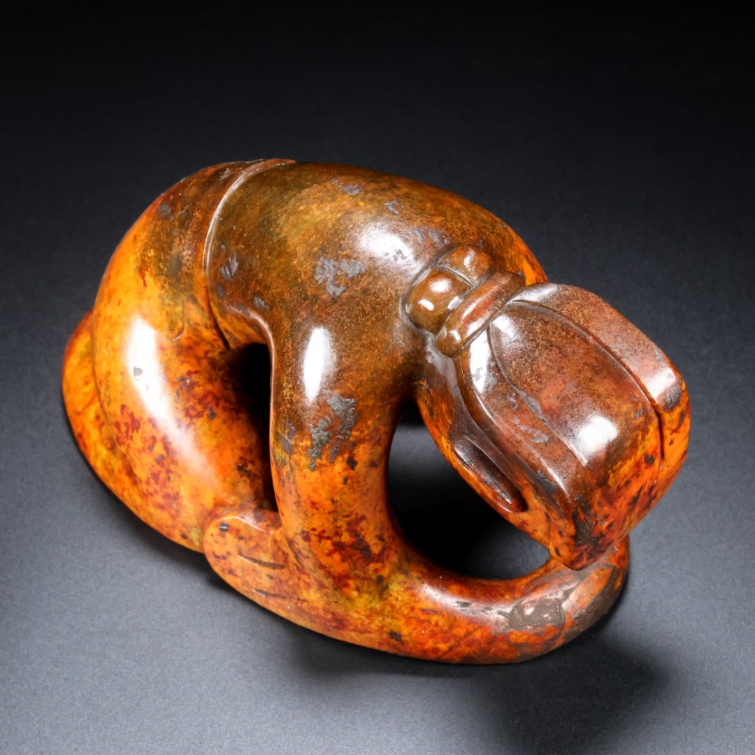 An Exquisite White Jade Figure Ornament: An Exquisite White Jade Figure Ornament Han Dynasty, China Size:18.8cmx9.3cmx10.4cm Weight:1.943kg (The Dimensions Of All Batches Are Manually Measured.If You Need More Detailed Information, Please Co