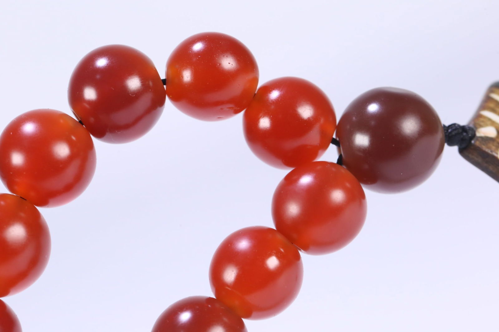 An Exquisite Agate Bracelets - 8