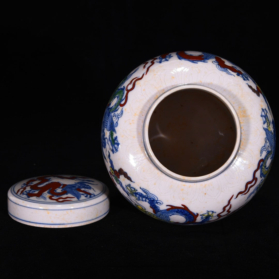 An Exquisite Doucai Dragon Pattern Jar - 6