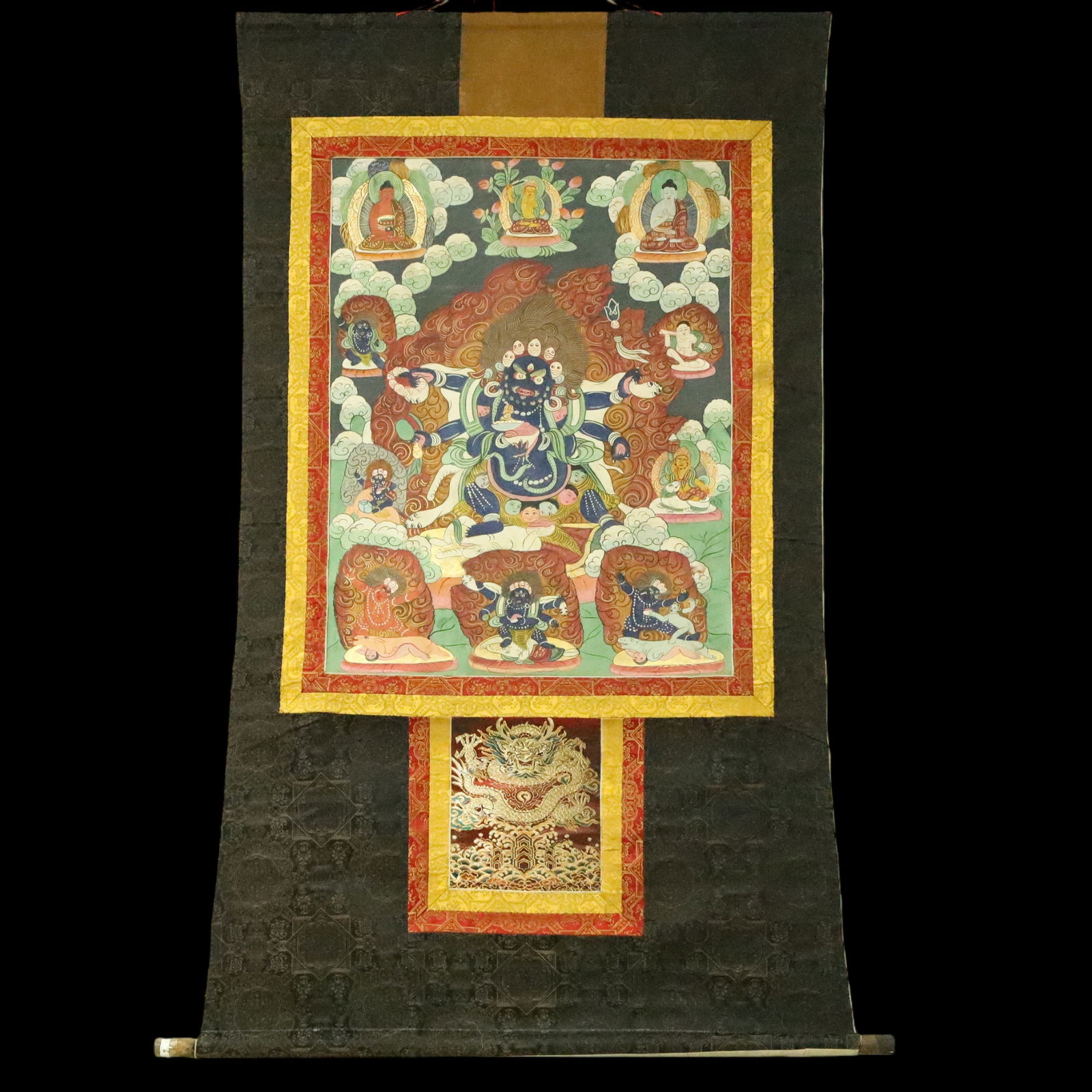 An Exquisite Brocade Painted Color Six-arms Statue of Vajra Tangka: An Exquisite Brocade Painted Color Six-arms Statue of Vajra Tangka Ming Dynasty, China Size:94cmx154cm (The Dimensions Of All Batches Are Manually Measured.If You Need More Detailed Information, Pleas