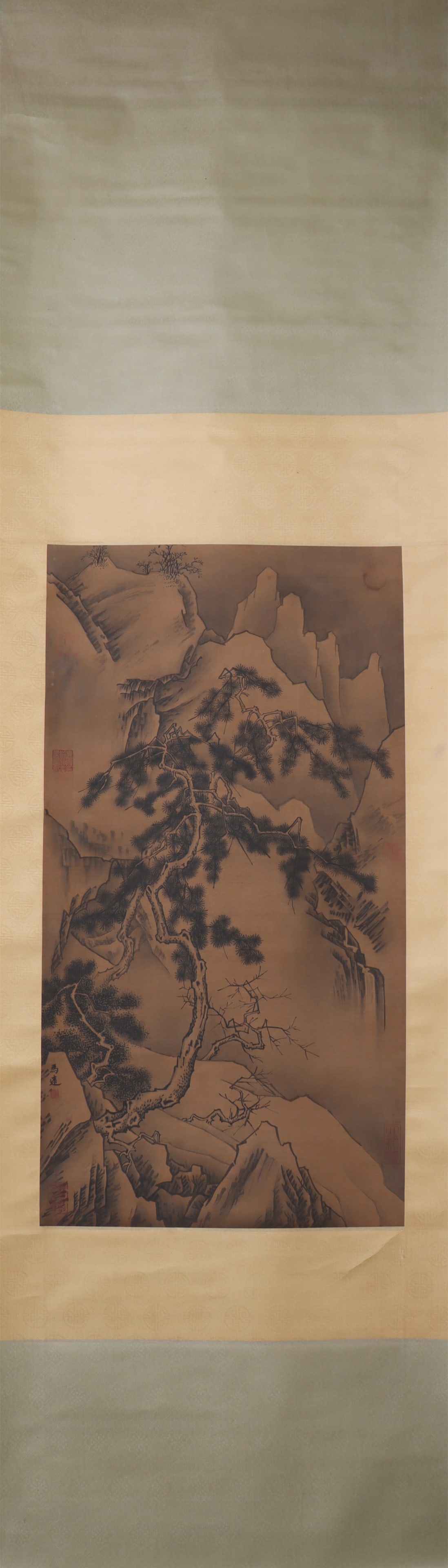 A Chinese Vertical Scroll Ink Painting of Landscape on Silk: A Chinese Vertical Scroll Ink Painting of Landscape on Silk Ma yuan Size:77cmx40cm (The Dimensions Of All Batches Are Manually Measured.If You Need More Detailed Information, Please Contact Our Custom