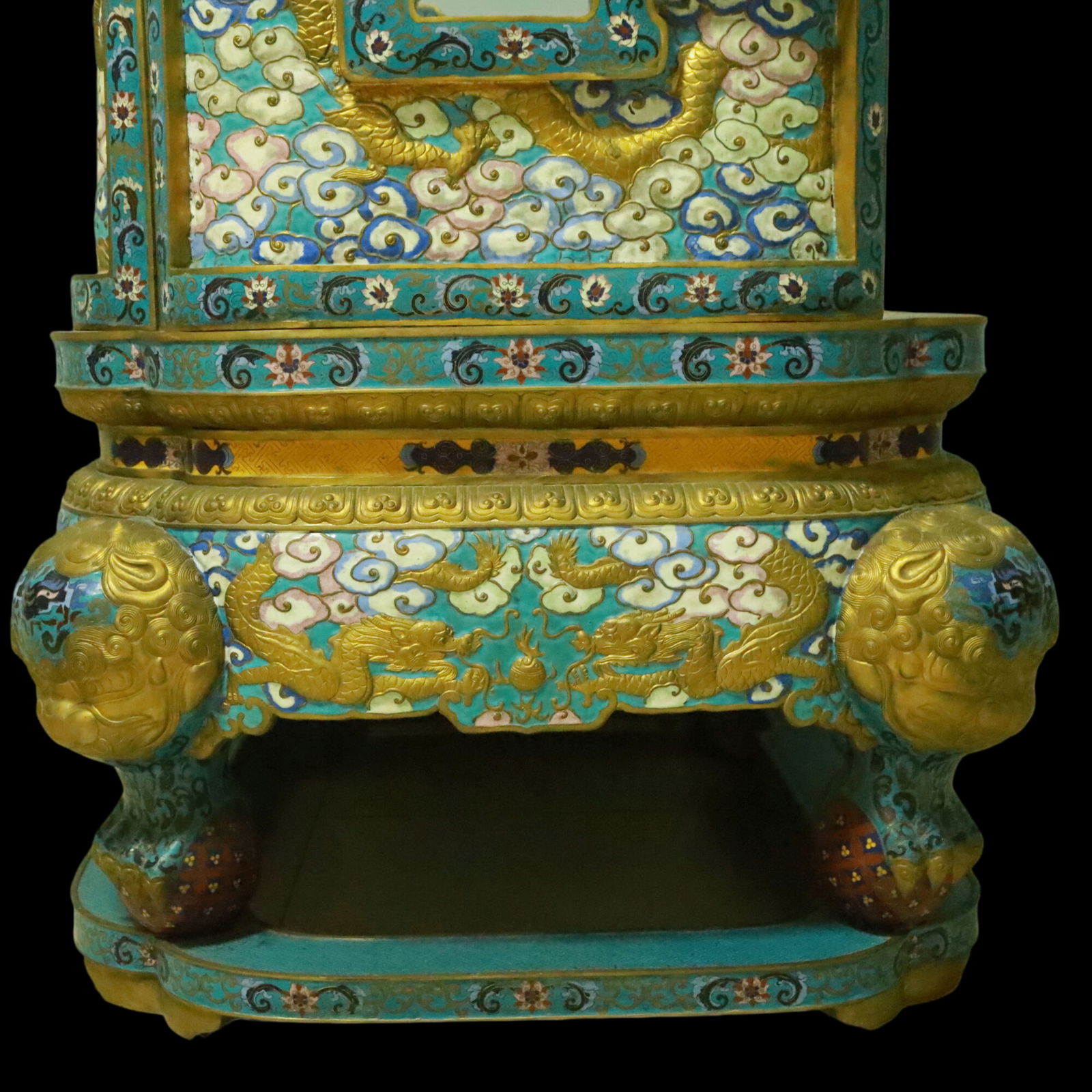 An Exquisite Cloisonne Lotus Pattern Dragon Pattern Beast-Face Pattern Throne - 10