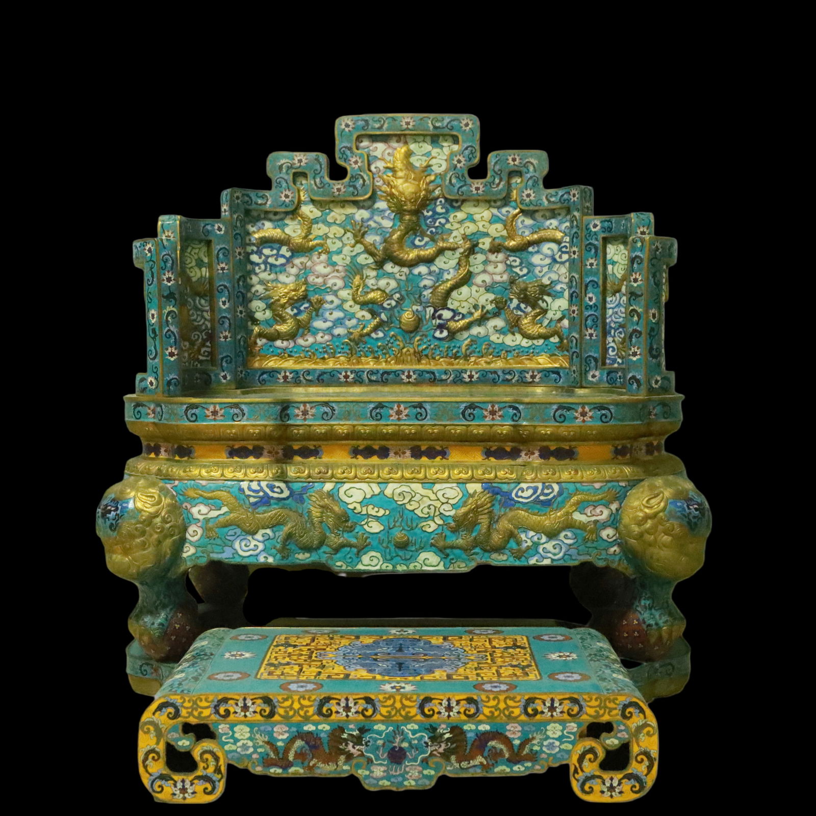 An Exquisite Cloisonne Lotus Pattern Dragon Pattern Beast-Face Pattern Throne: An Exquisite Cloisonne Lotus Pattern Dragon Pattern Beast-Face Pattern Throne Qing Dynasty, China Size:74cmx94cmx109cm (The Dimensions Of All Batches Are Manually Measured.If You Need More