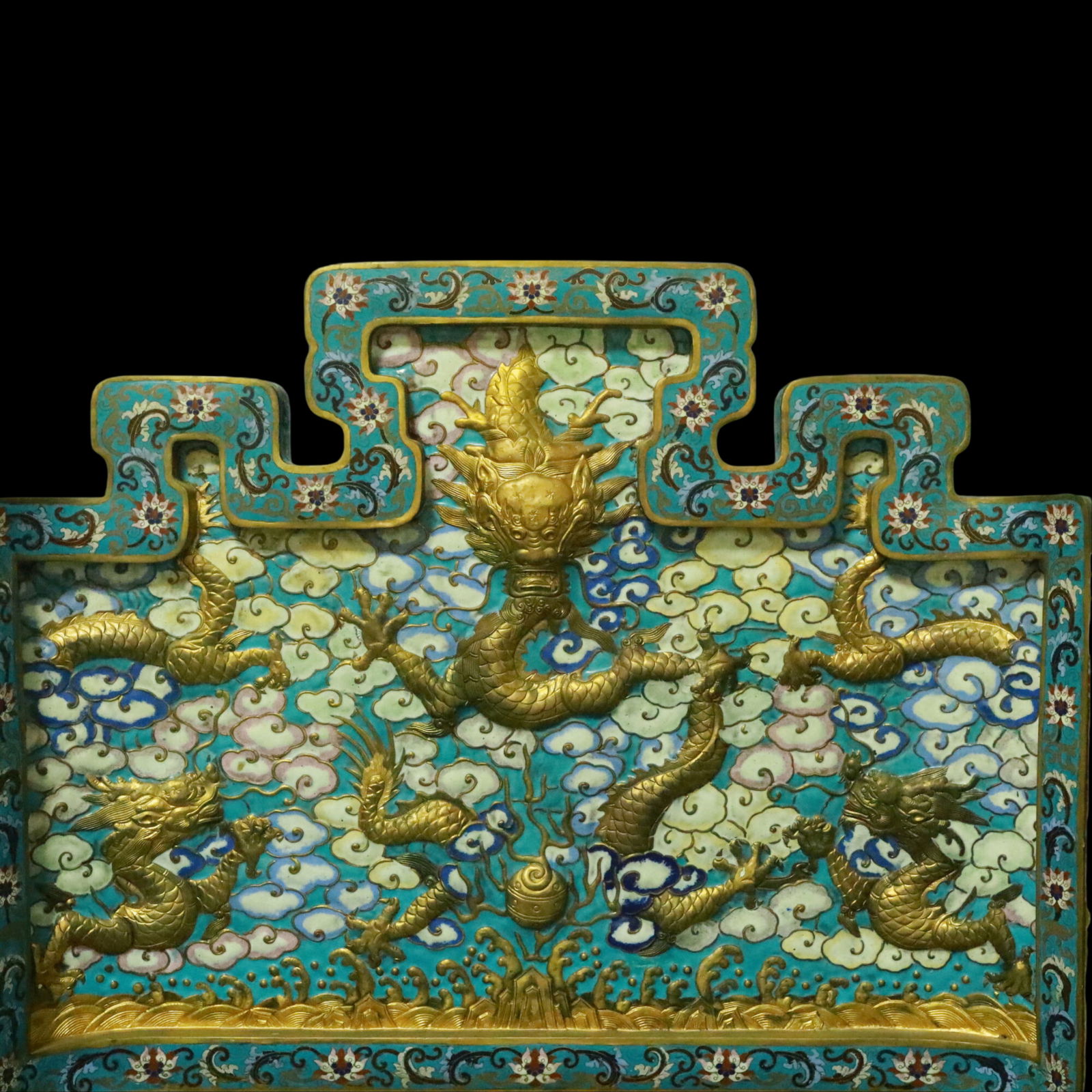 An Exquisite Cloisonne Lotus Pattern Dragon Pattern Beast-Face Pattern Throne - 3