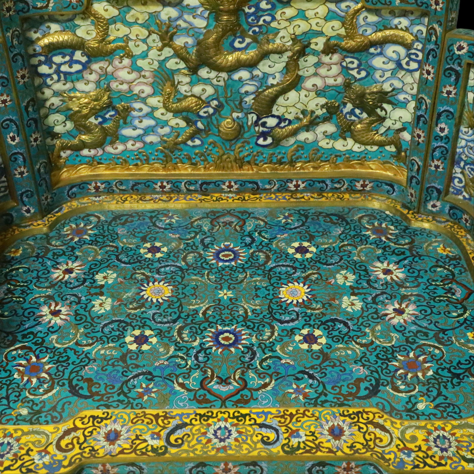 An Exquisite Cloisonne Lotus Pattern Dragon Pattern Beast-Face Pattern Throne - 4