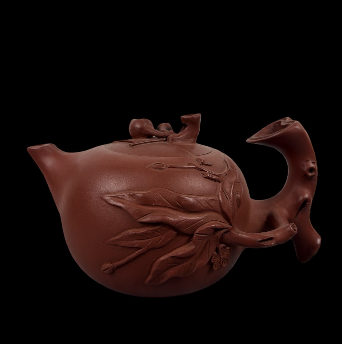 An Exquisite Purple Sands Peach Pattern Teapot (1 of 9)