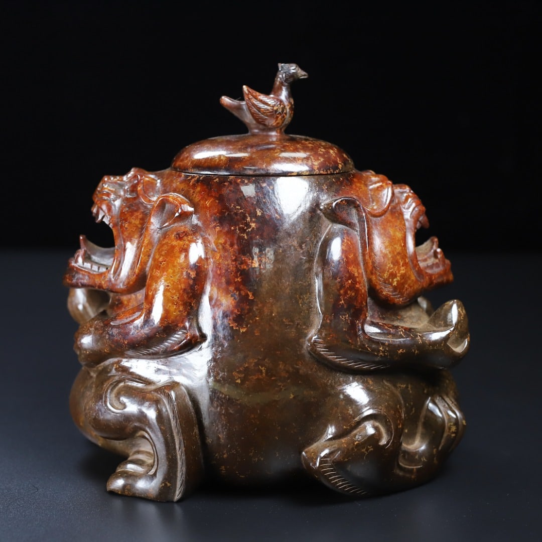 An Exquisite White Jade Bear Pattern Censer: An Exquisite White Jade Bear Pattern Censer Han Dynasty, China Size:16cmx15.5cmx12cm Weight:1.731kg (The Dimensions Of All Batches Are Manually Measured.If You Need More Detailed Information, Please C