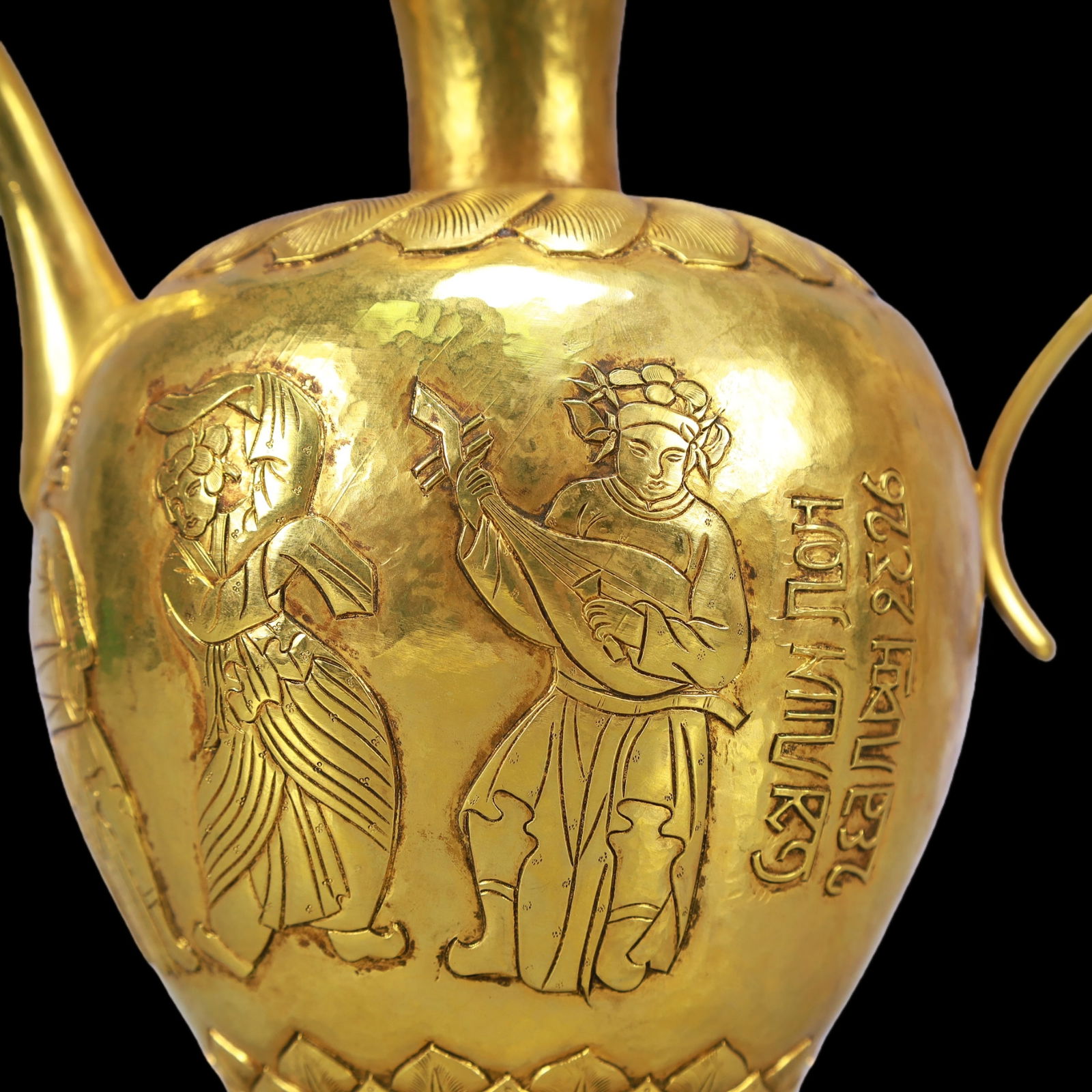 A Exquisite Gilt Bronze Figures Pattern Ewer - 6