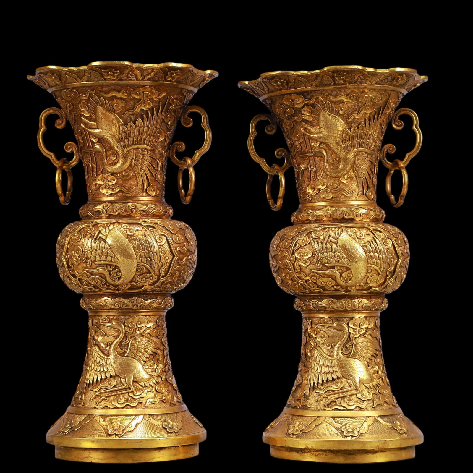 A Exquisite A pair of Gilt Bronze Crane Pattern Double-Ears Vase: A Exquisite A pair of Gilt Bronze Crane Pattern Double-Ears Vase Ming Dynasty, China Yongle Six-character Mark Size:13.5cmx27cm Weight:3750g (The Dimensions Of All Batches Are Manually Measured.If