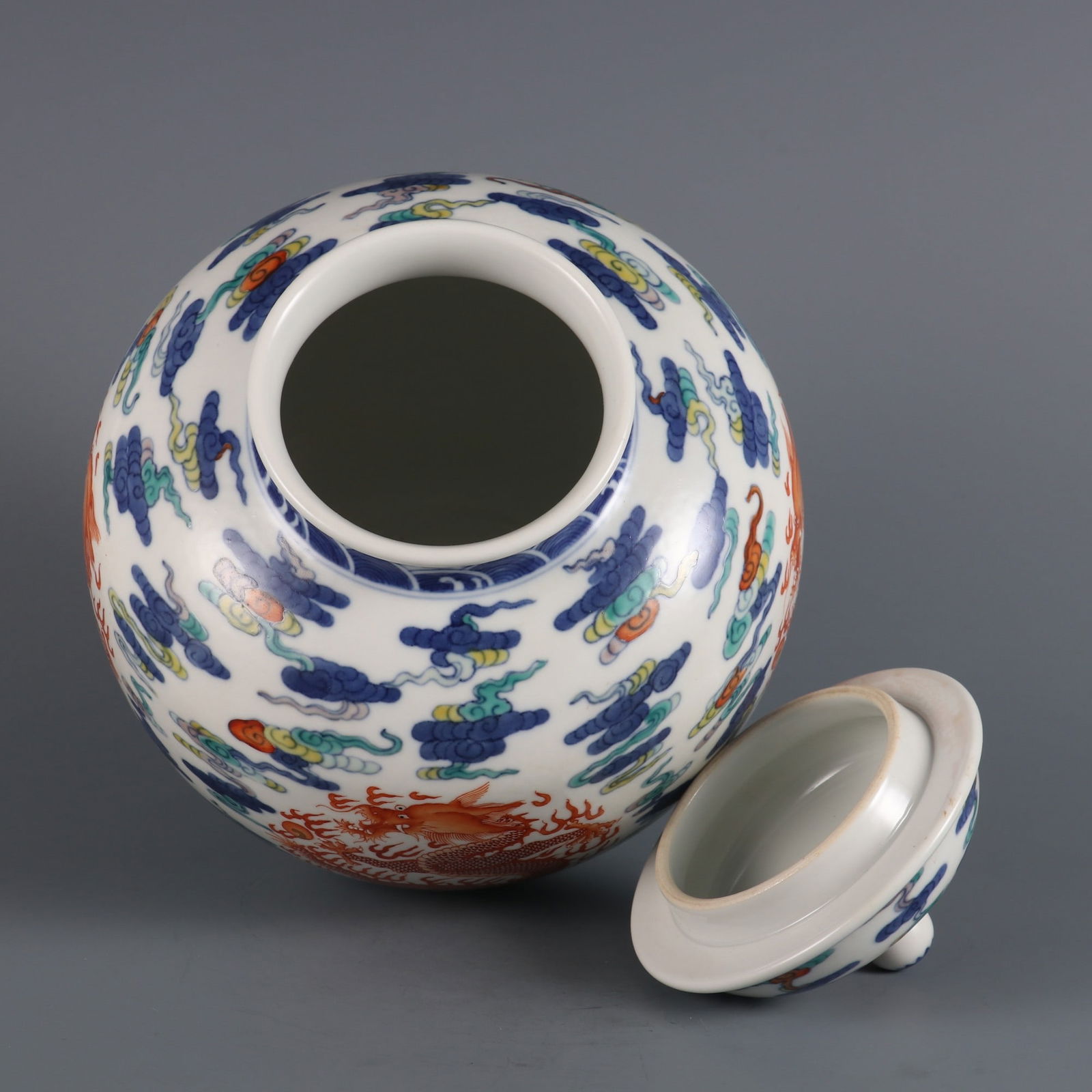 An Exquisite Doucai Dragon Pattern Seawater Pattern Jar - 8