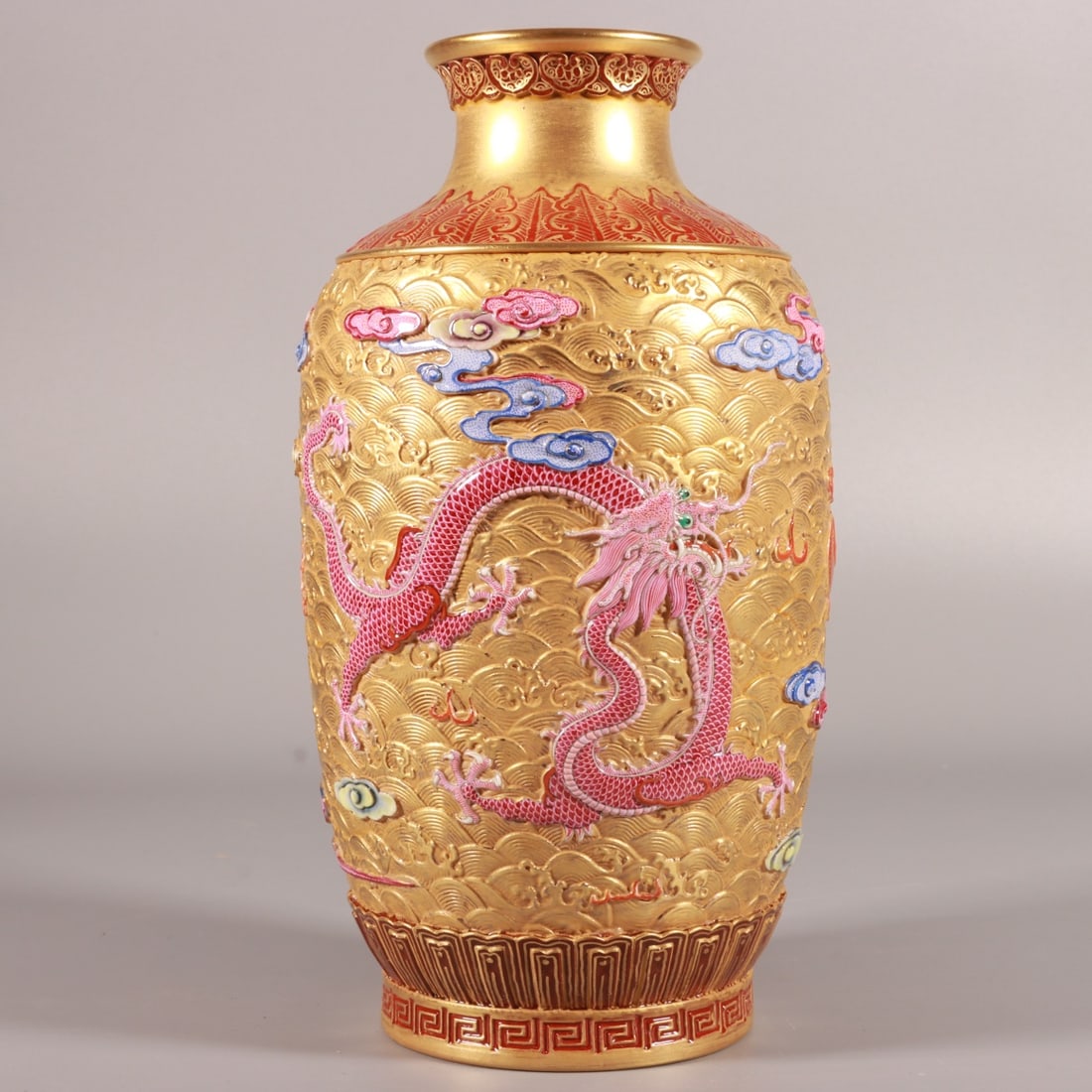 An Exquisite Enamel Dragon Pattern Seawater Pattern Vase: An Exquisite Enamel Dragon Pattern Seawater Pattern Vase Qing Dynasty, China Qianlong Six-character Mark Size:21.5cmx11cm (The Dimensions Of All Batches Are Manually Measured.If You Need More Detailed