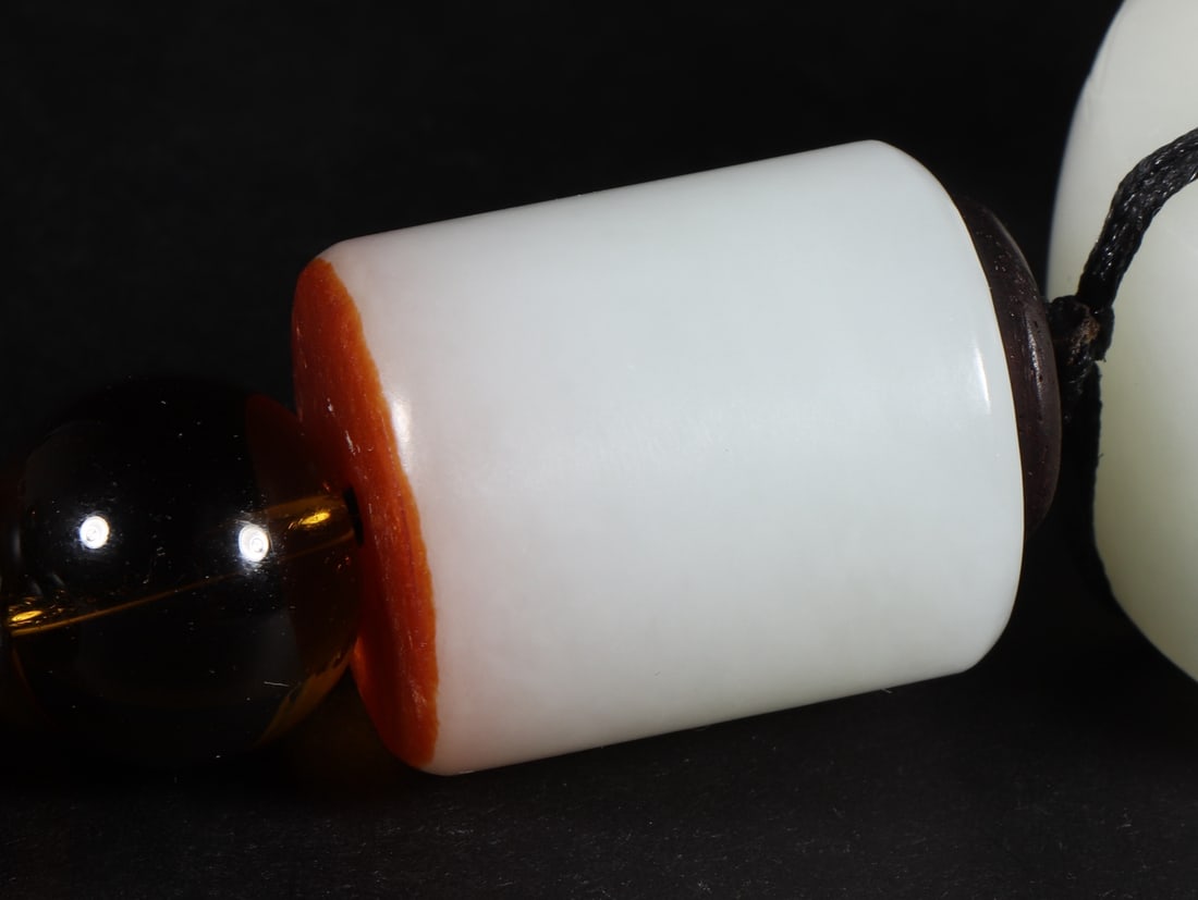 An Exquisite White Jade Ring - 8