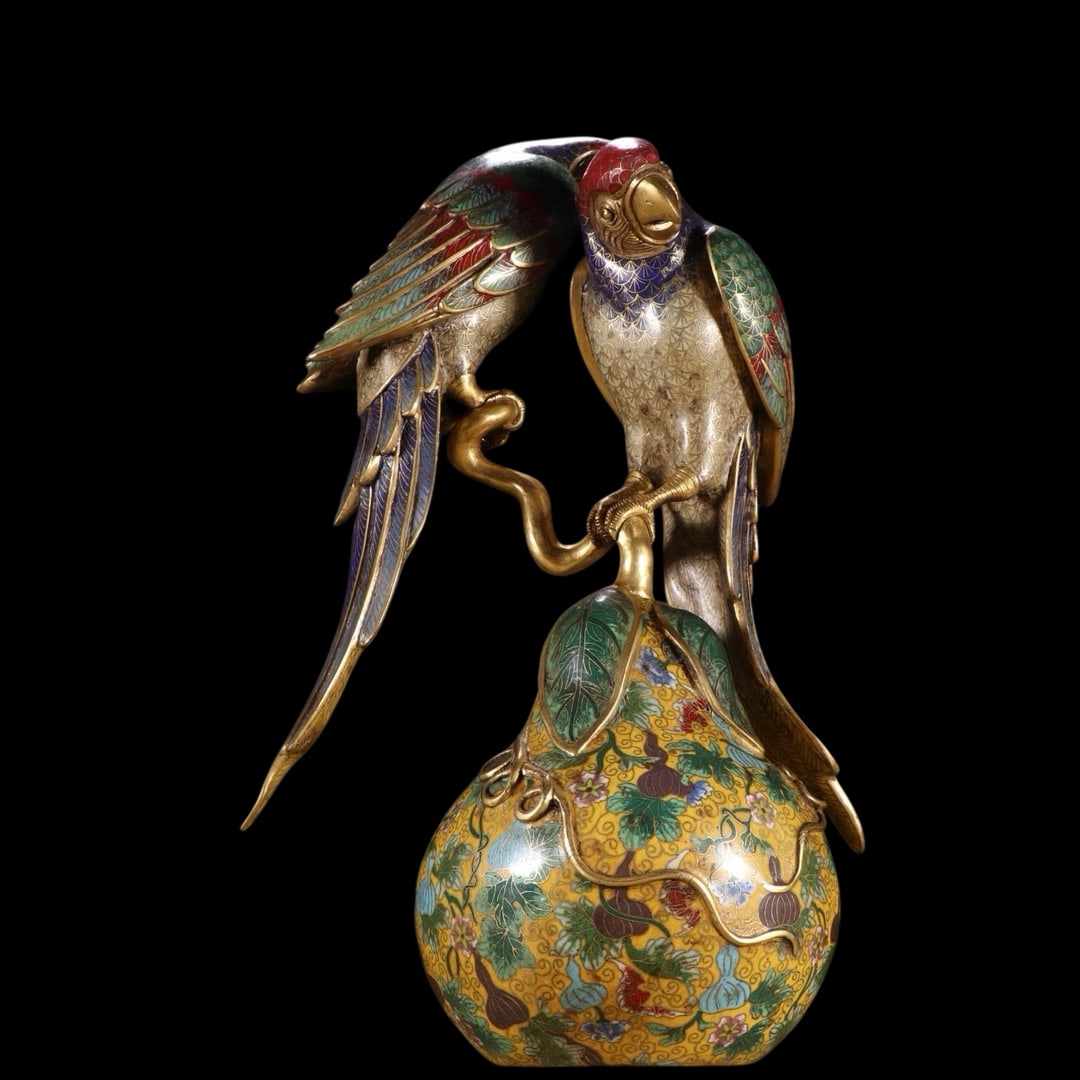 An Exquisite Cloisonne Bird Ornament: An Exquisite Cloisonne Bird Ornament Qing Dynasty, China Qianlong Four-character Mark Size:39cmx16cm Weight:6.8kg (The Dimensions Of All Batches Are Manually Measured.If You Need More Detailed